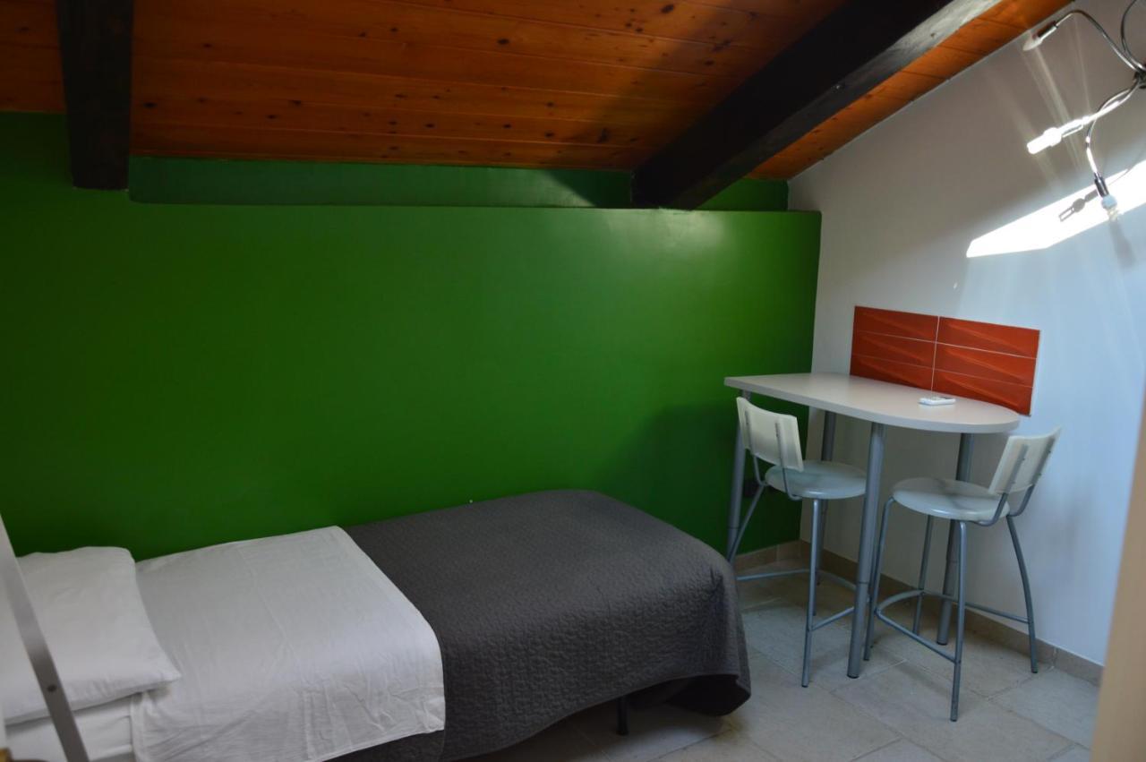Couette-café Nsh, Sweet *